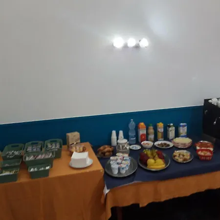 L'ancora מלון 2*